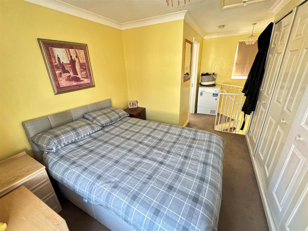 Bedroom 1 2.jpg