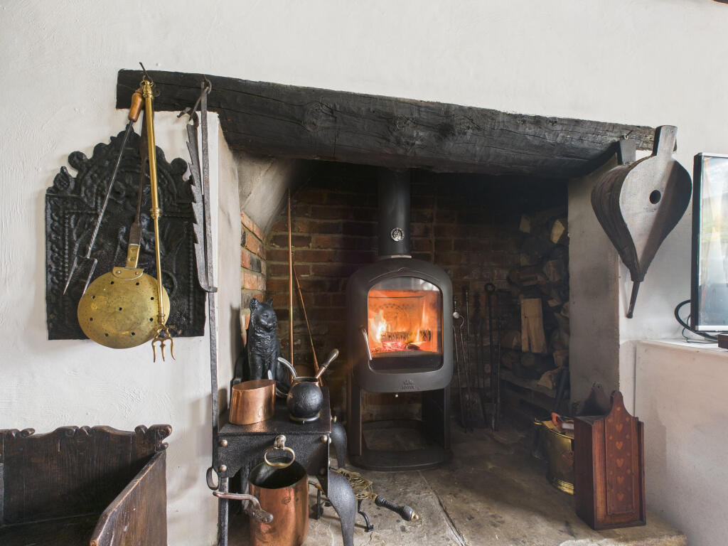 CAM02909G0-PR0488-STILL014