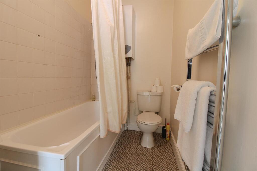 Bathroom.jpg