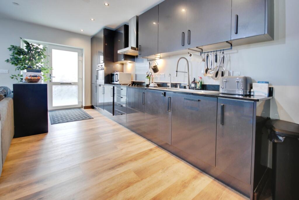 pbox-kitchen-330418.jpg