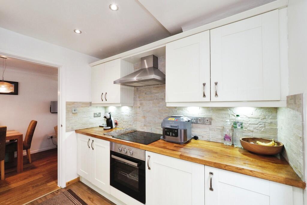 Modern yet Rustic feel Kitchen With Belfast Sink