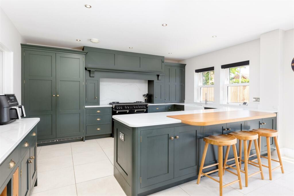 Kitchen/Breakfast Area