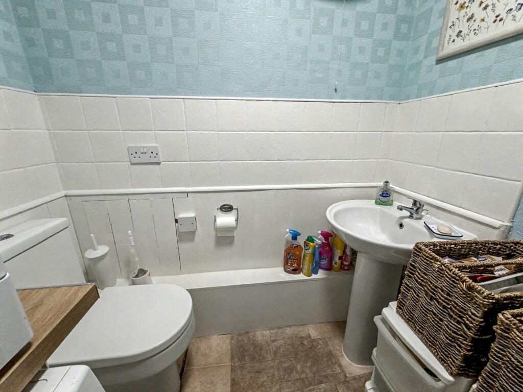 Wc / Utility Room