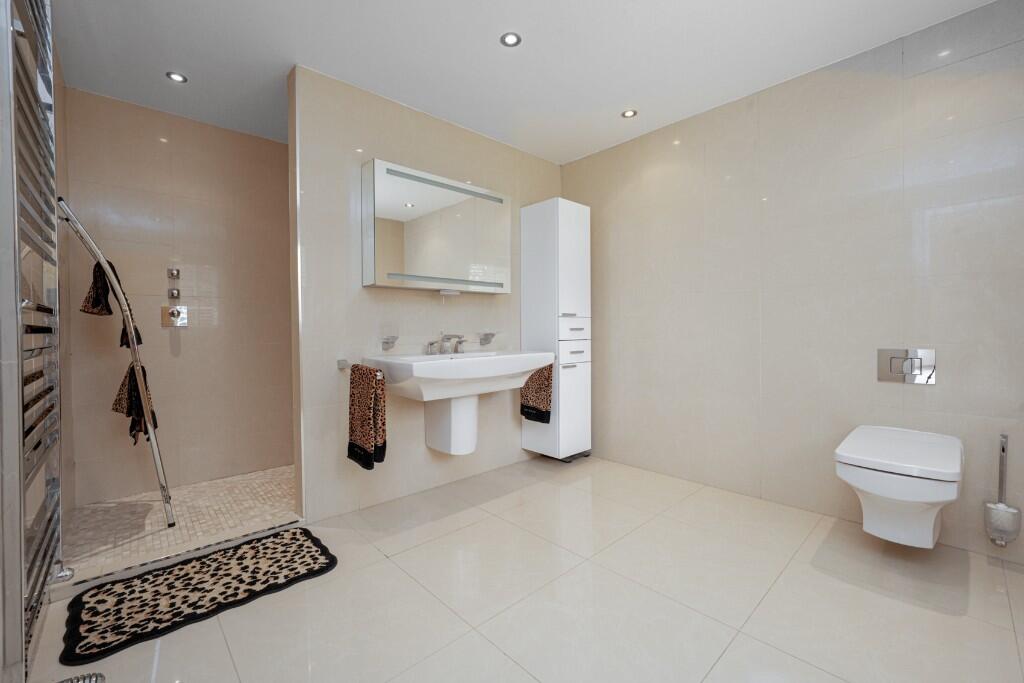 Ensuite