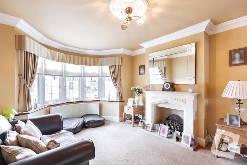 Living/Dining Area