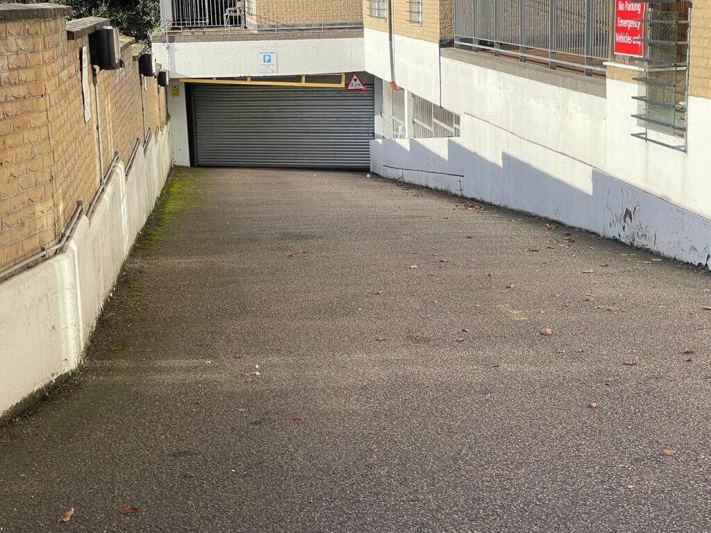 WhatsApp Image 2025-11-17 At 14.02.25 E2cdd4e8 T202511171415.jpg