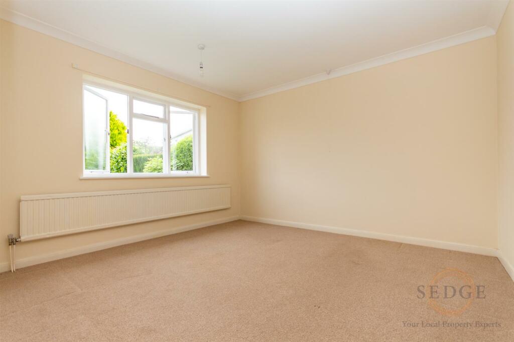83 bckgate-06.jpg
