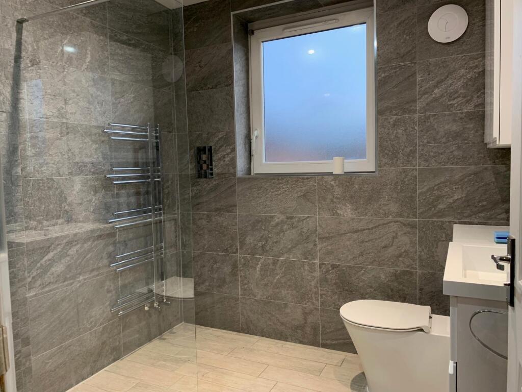 4994-20201214113534-bathroom-2