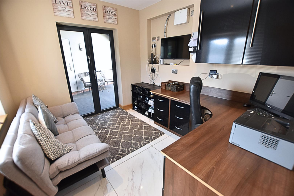 STUDY/OFFICE/SNUG