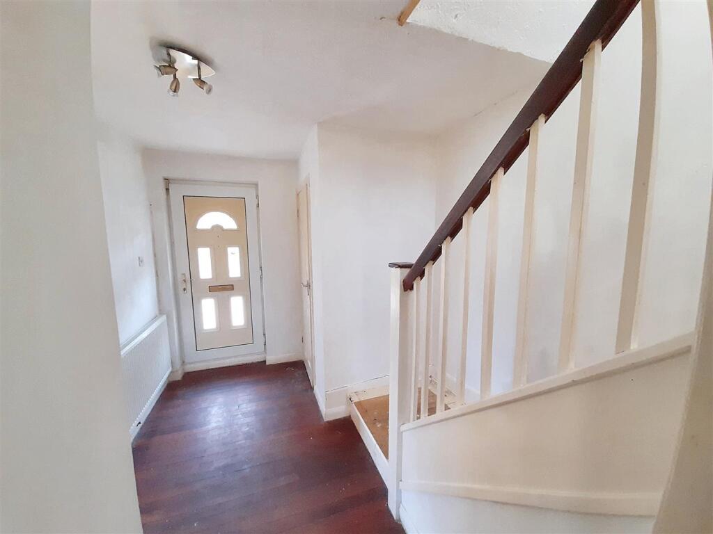 Entrance hall new.jpg