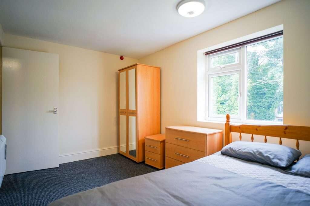 Flat_5_146_Broomspring_Lane