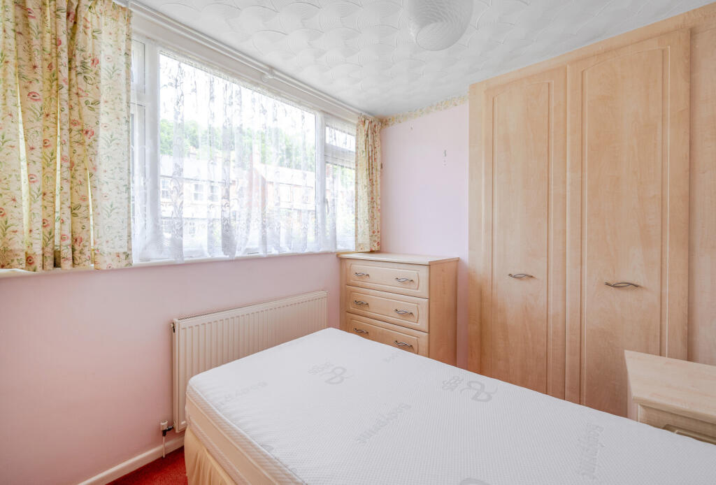 1298512-11-683d80...