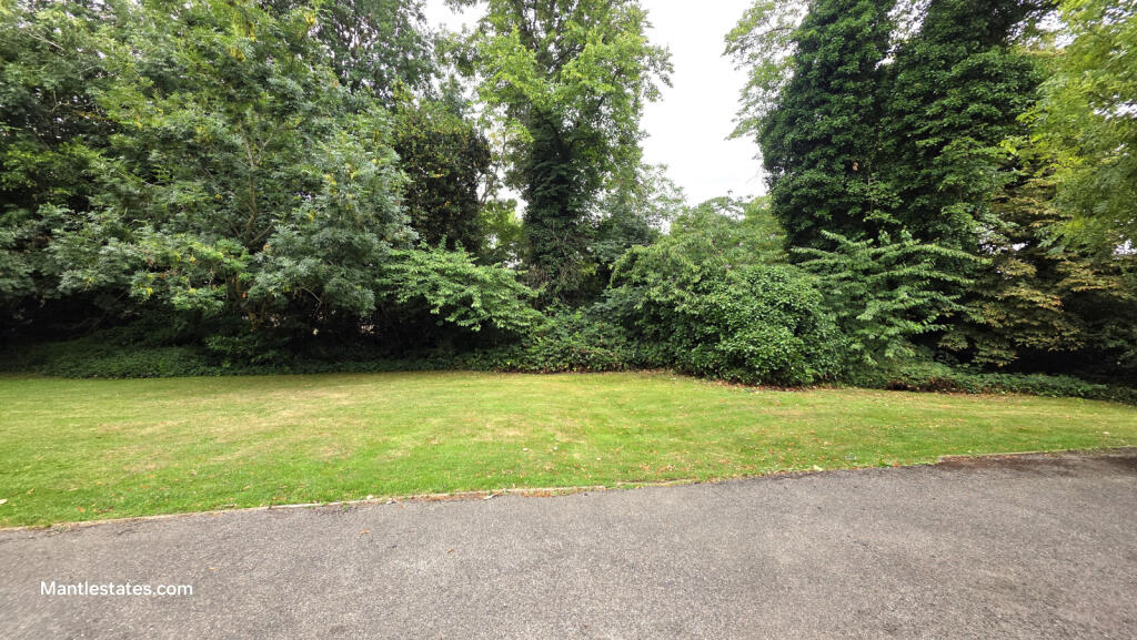 COMMUNAL GARDENS