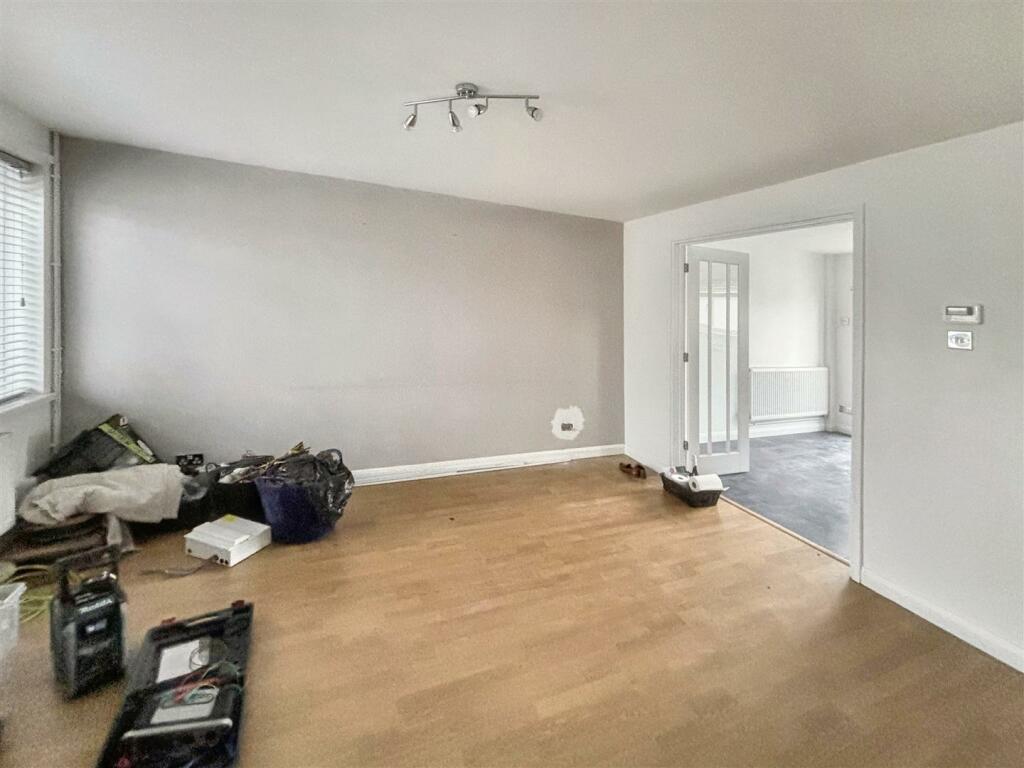 Lounge 2.jpeg