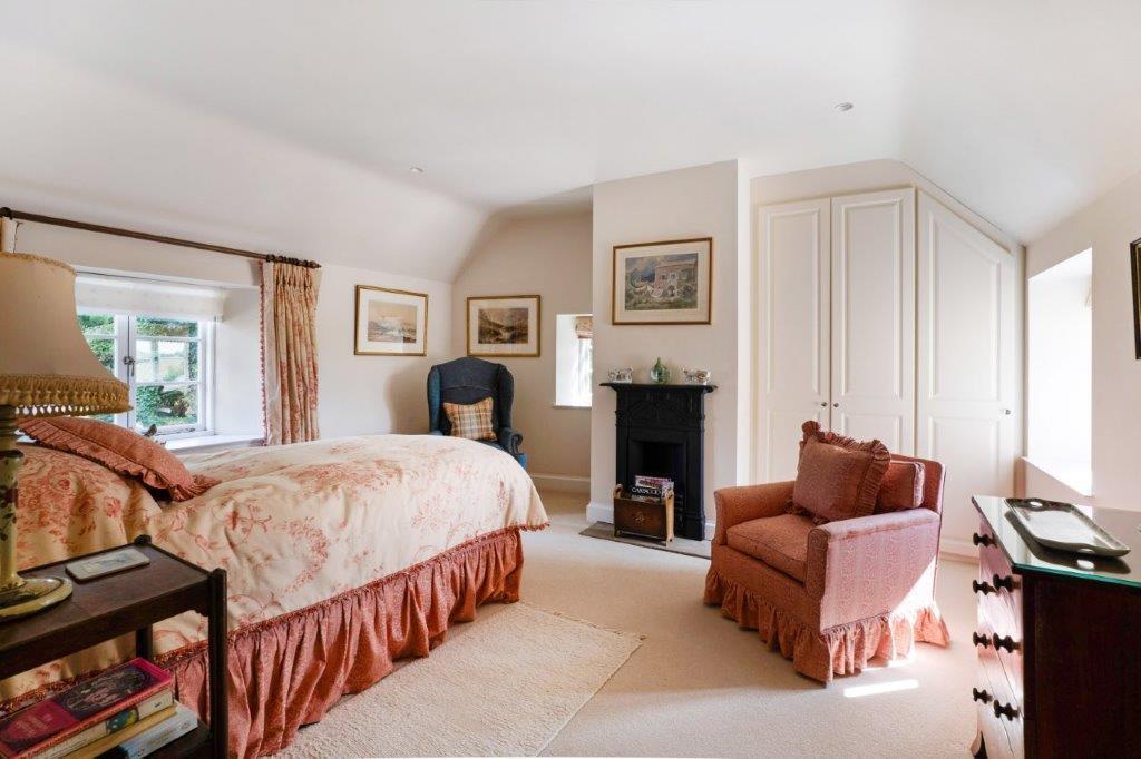 September Cottage - Bedroom 2.jpg