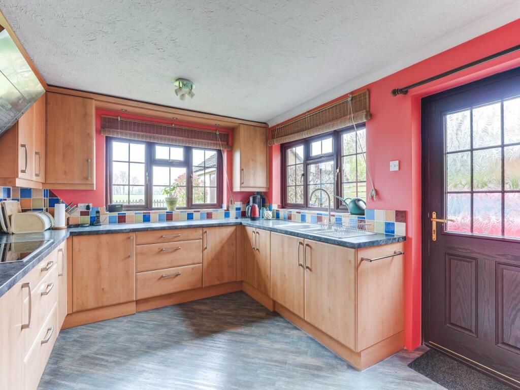 Kitchen (2)