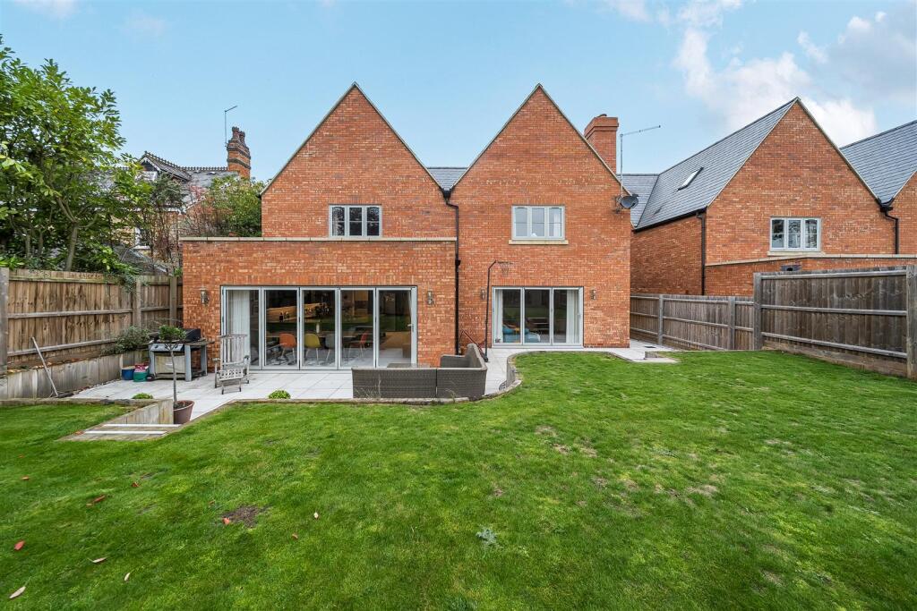 15a Brackley Road, Silverstone (7).jpg