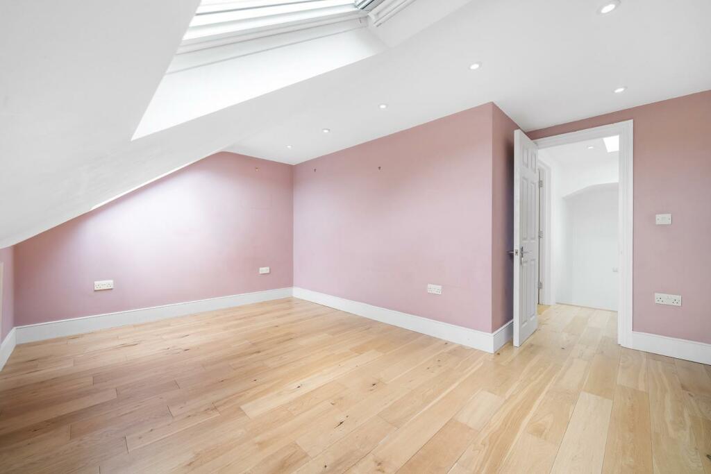 Bedroom 3 (2).jpg
