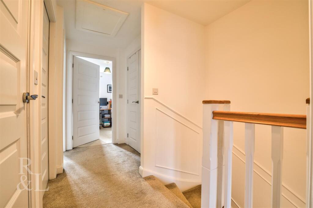 25 Maygreen Avenue (13).jpg