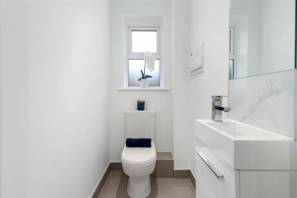 Cloakroom/WC