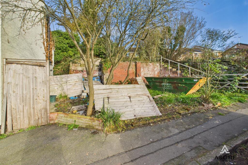 CAM01882G0-PR0231-STILL002.jpg