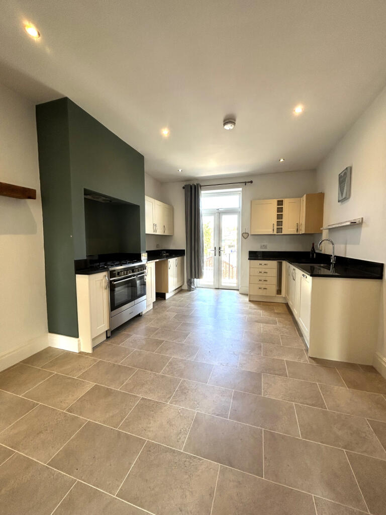 Dining/Kitchen