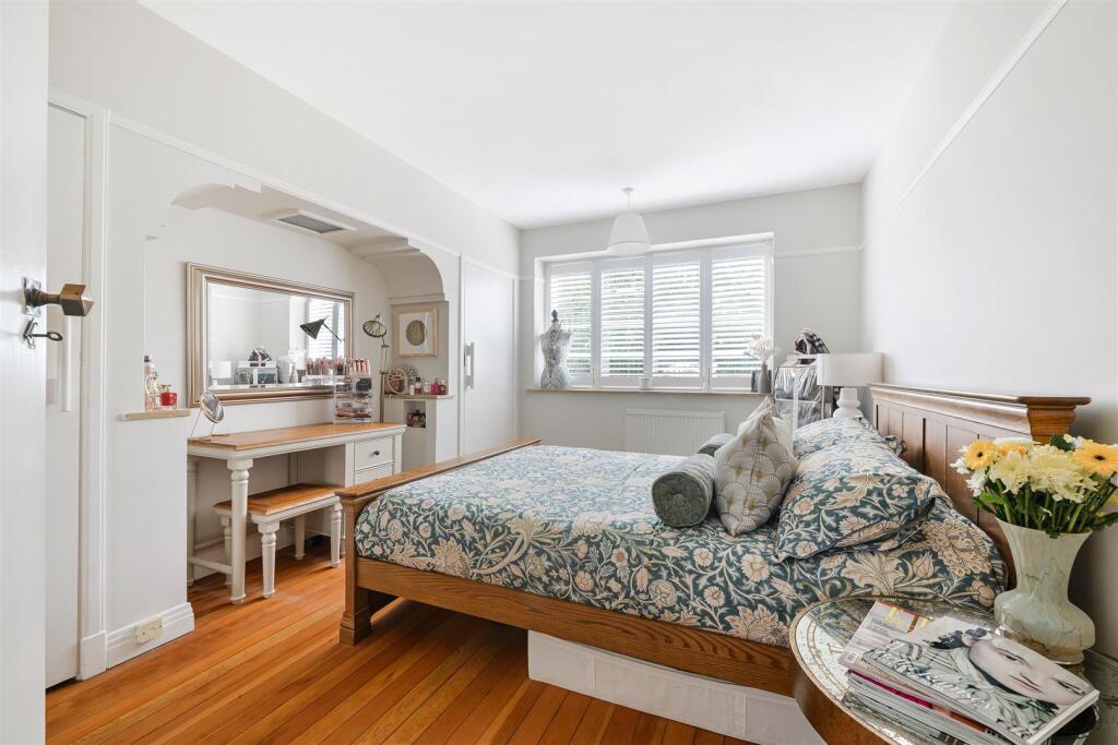 BEECHWOOD COURT, 13-9.jpg