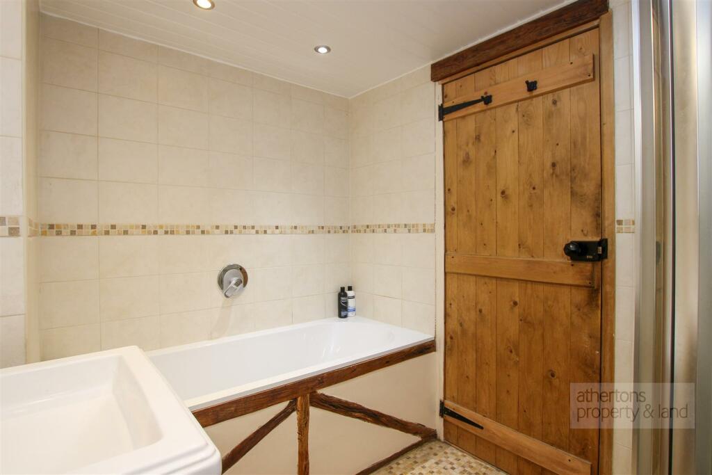 Family Bathroom.jpg