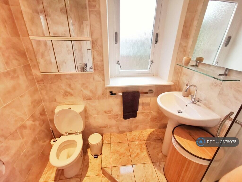 Toilet - Viewpoint 1