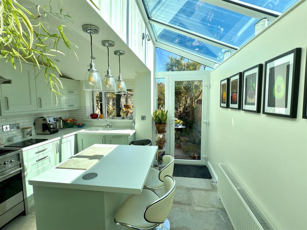 KITCHEN BREAKFAST ROOM.jpg