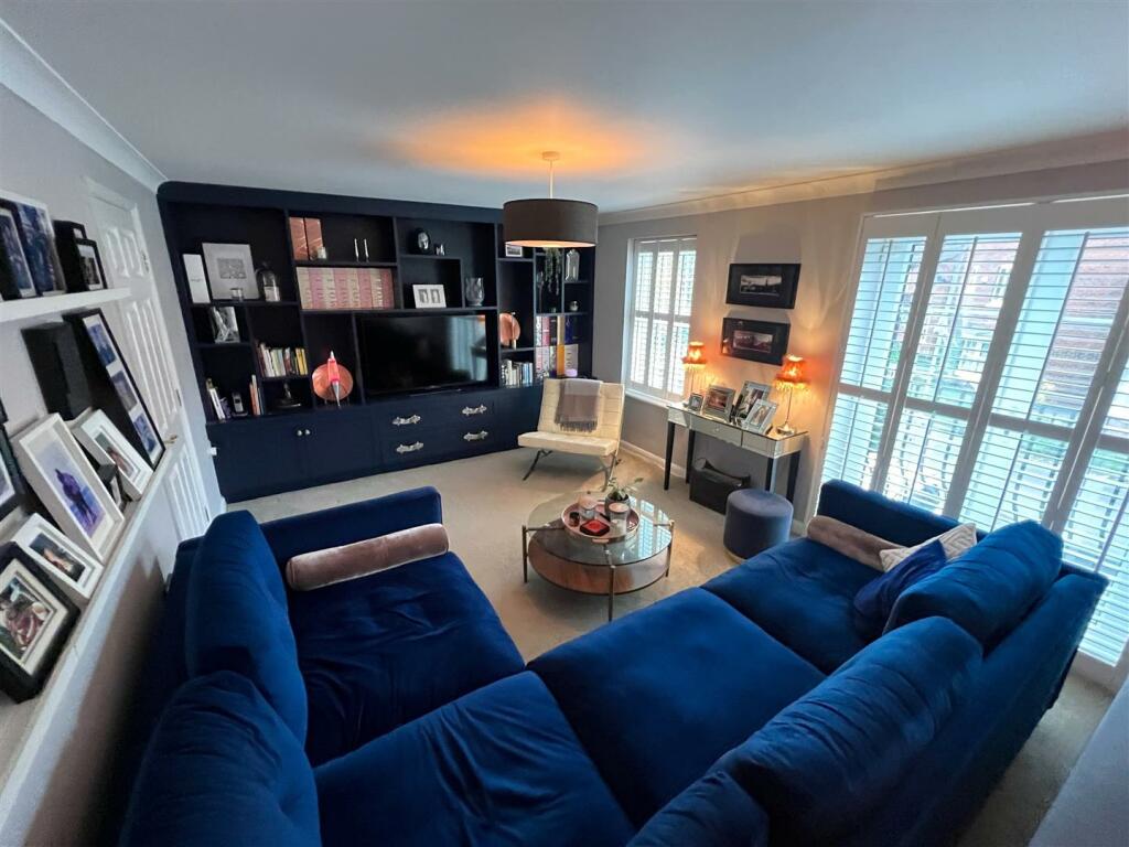 Living Room A.JPG