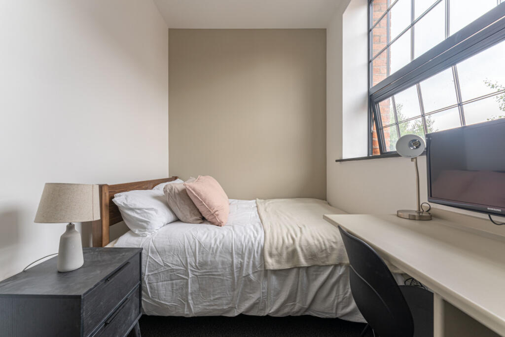 The Hosiery Factory Flat F Bedroom 2