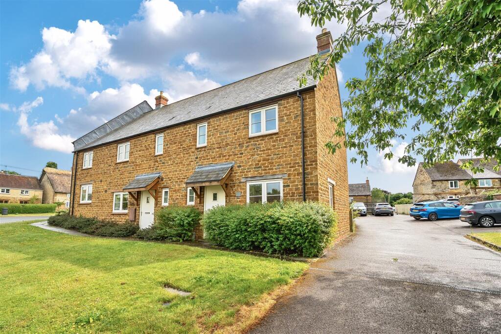 Gildene Cottage, 1 Canons Ashby Road, Moreton Pink