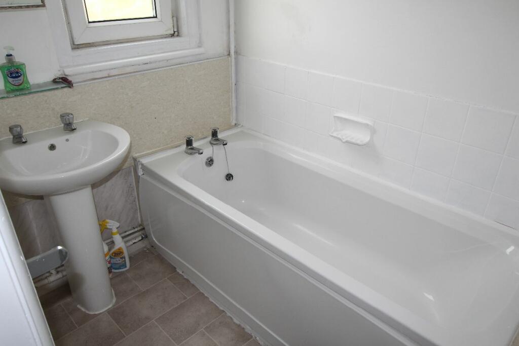 1ST Floor Bathroom.