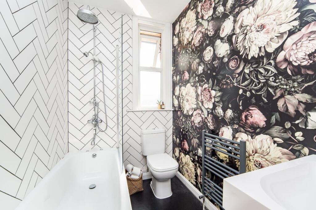 Elphinstone Road, E17