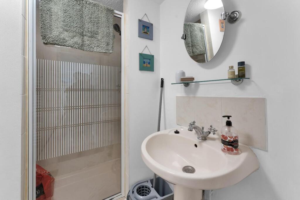 MT 6 Ellenborough Park Road, WSM 32.jpg