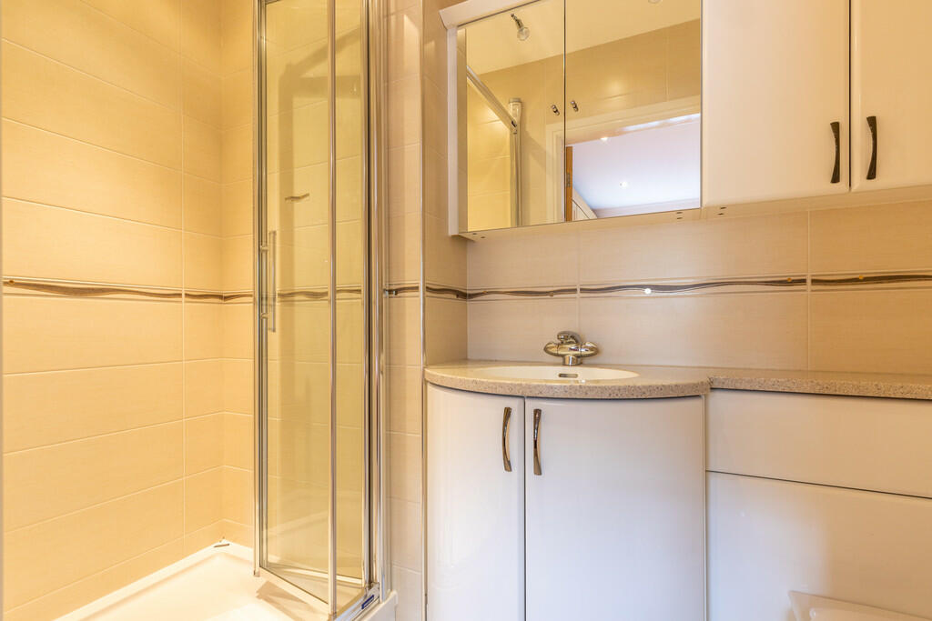 Ensuite Shower Ro...