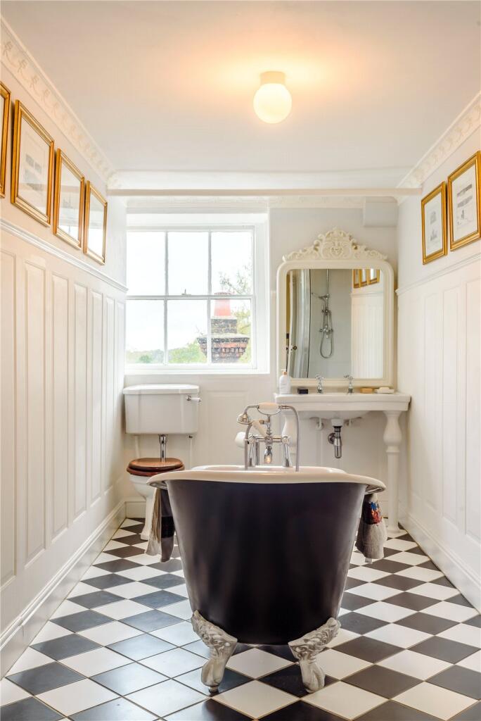 2nd Floor Bathroom