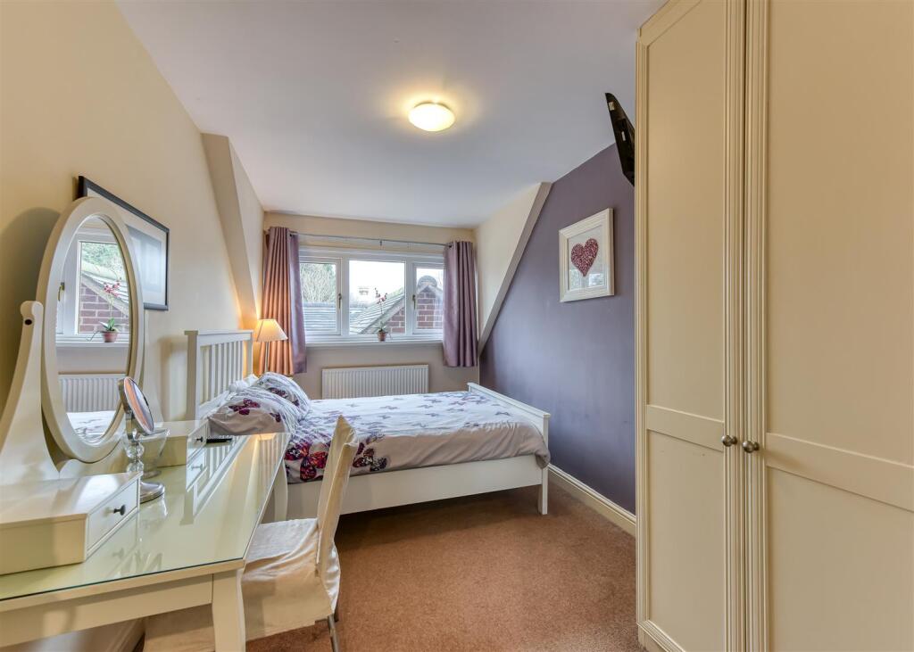 The Old Coach House-bed3.jpg