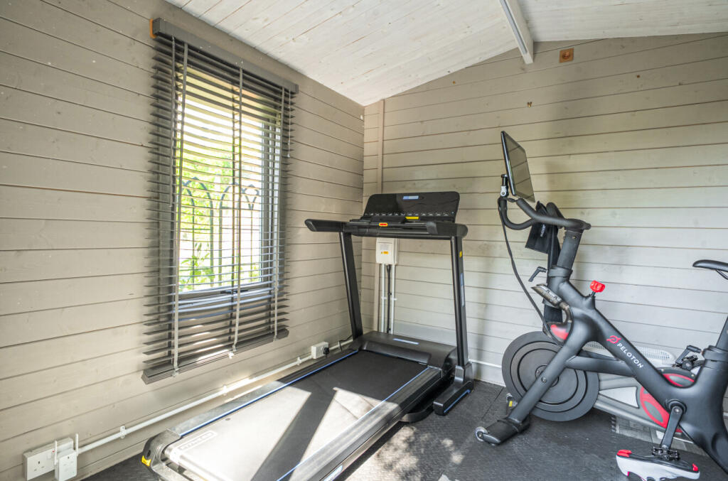 -11295018-1-682ad...