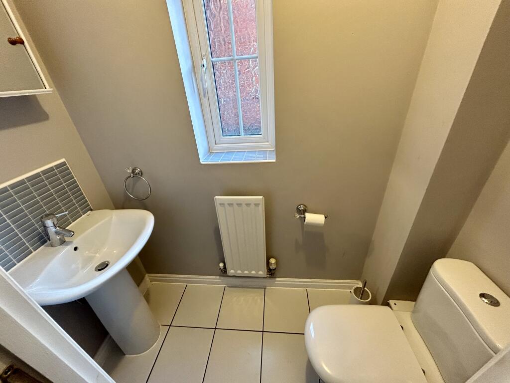 Cloakroom/wc