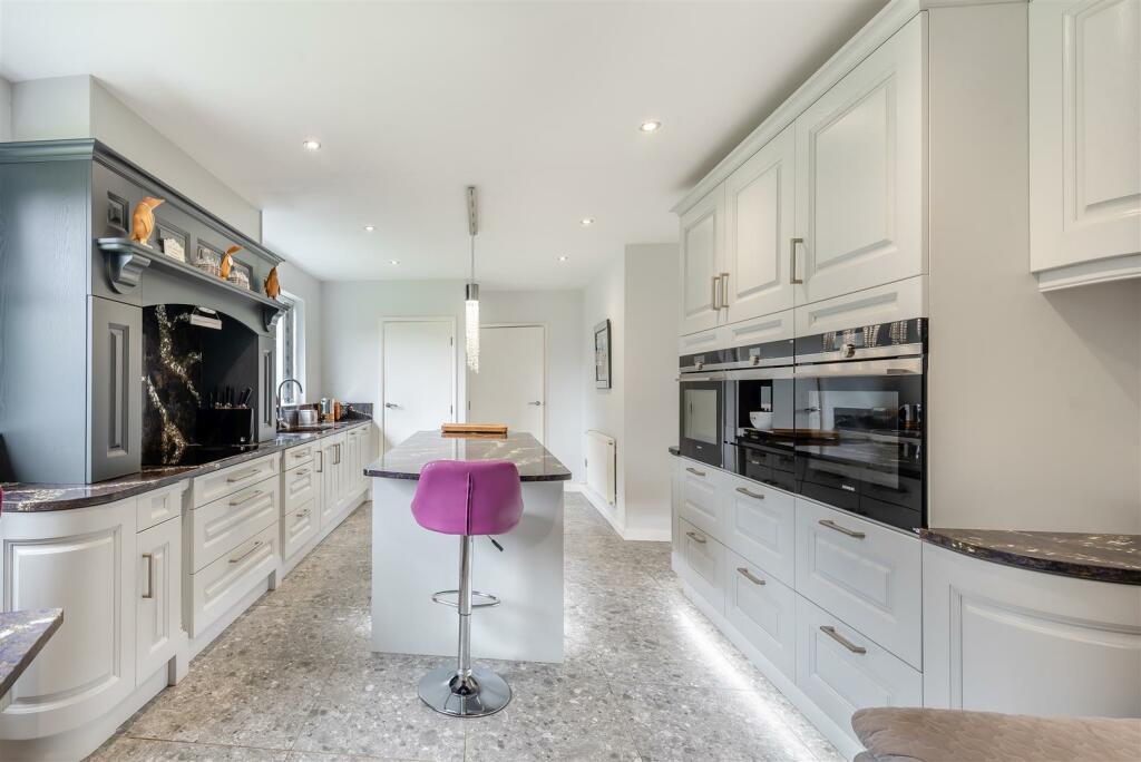 8573874-interior20.jpg