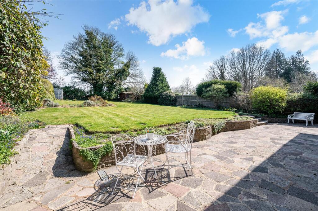 LONGDOWN LANE, 49A (2).jpg