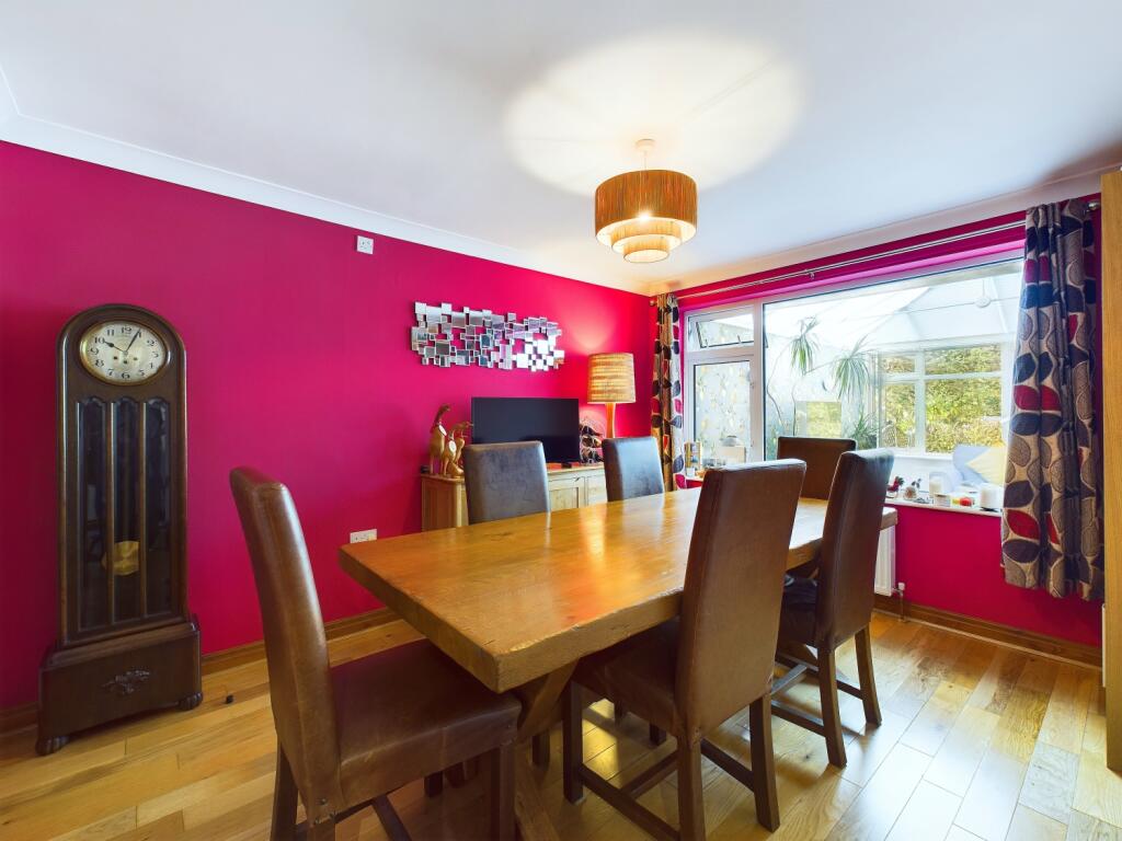 CAM03162G0-PR0165-STILL011