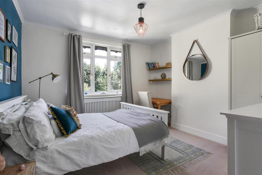 630631790 - 195 Woodcote Road, SM6 17.jpg