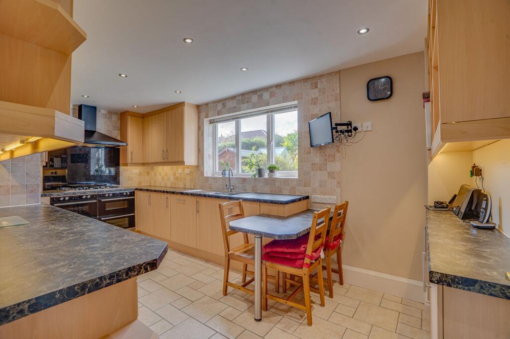 Littlefield Crescent, Chandler's Ford, SO53