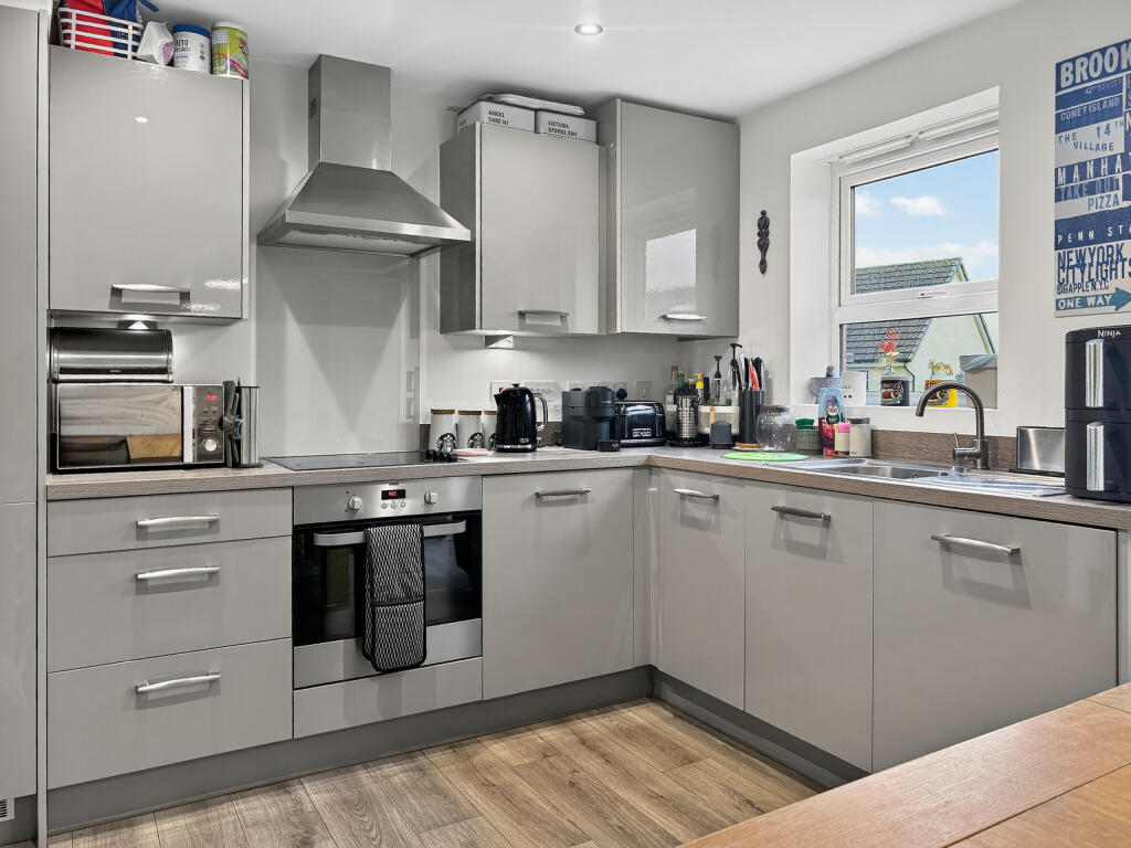 Modern Kitchen/Dining Room