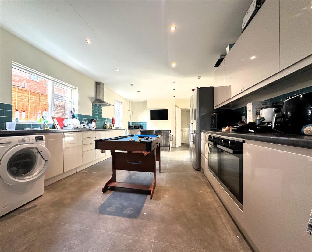 Kitchen I.jpg