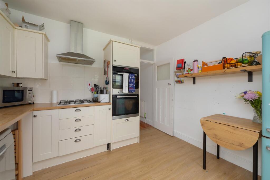 The Bridge Approach, Whitstable