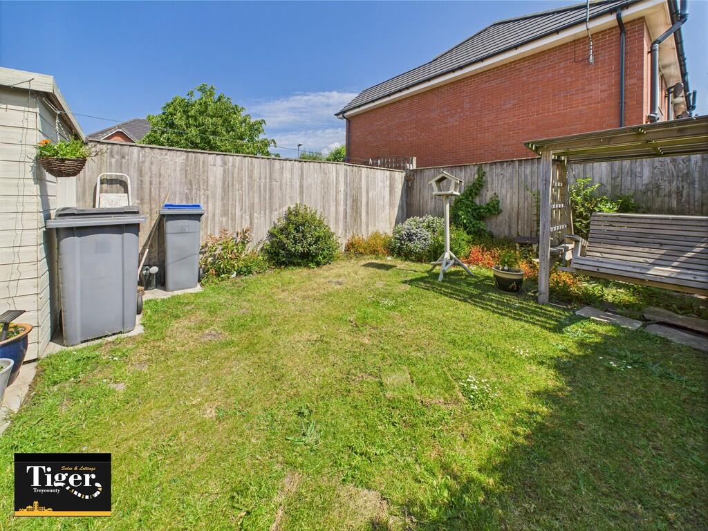 CAM02176G0-PR0589...